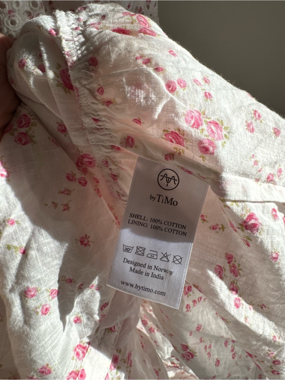 Romantic White Midi Dress with Pink Floral Print - Picture 4 of 6